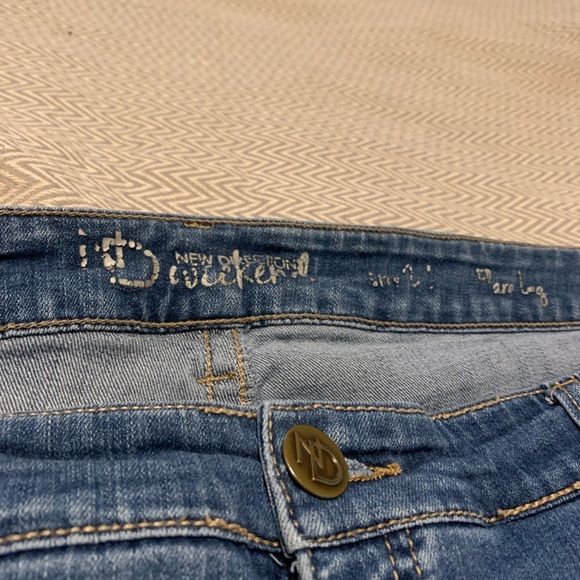 New Directions Weekend flare leg jeans. Rhinestone buttons on pockets. 22W. - Picture 3 of 6